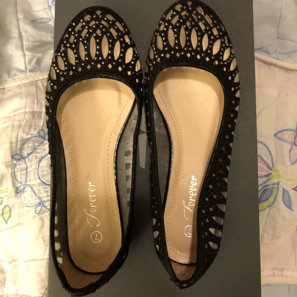 Forever Link Shoes - Women’s Black Flats/Slip-On Shoes: Size 7